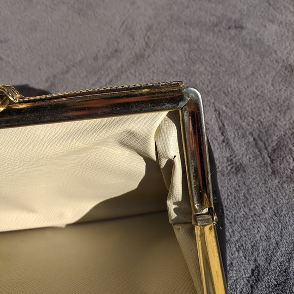 ♦️ B2G1FREE♦️Black shiny clutch - Picture 5 of 6